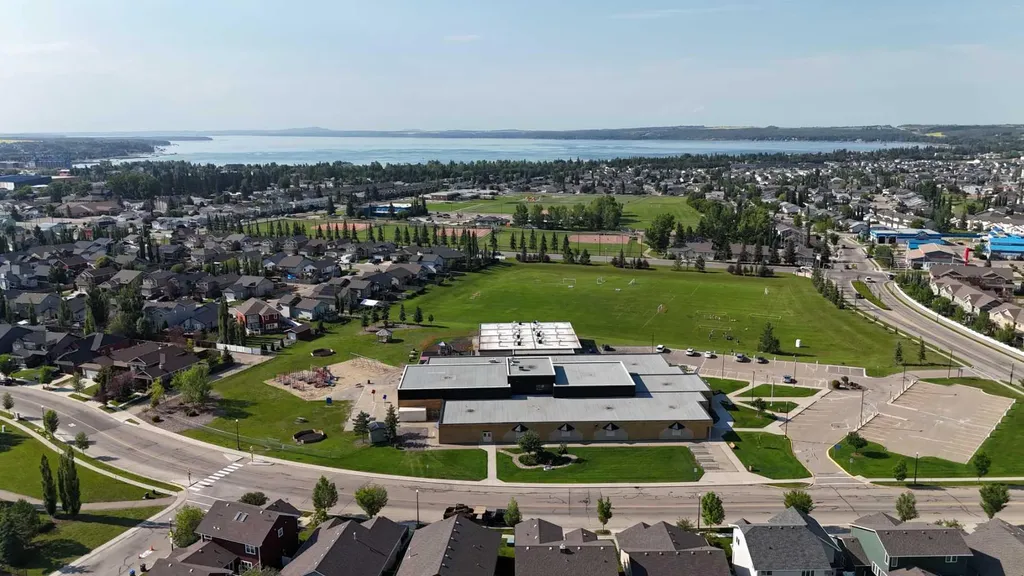 15 Reynolds Road Sylvan Lake AB T4S 0C2