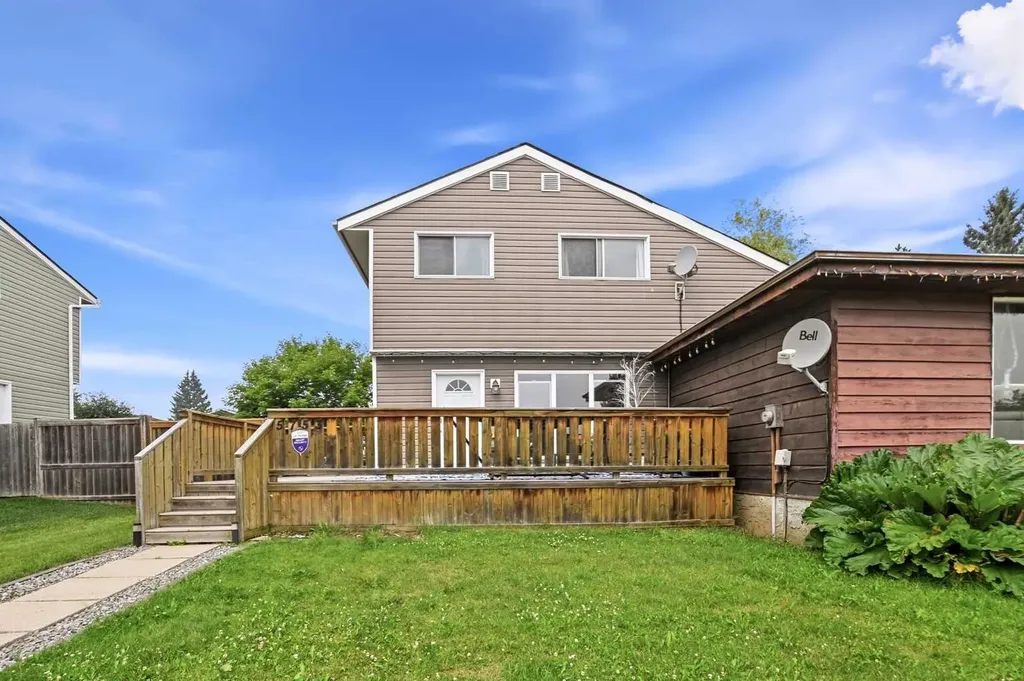 5753 53 Street Close Rocky Mountain House AB T4T 1M6