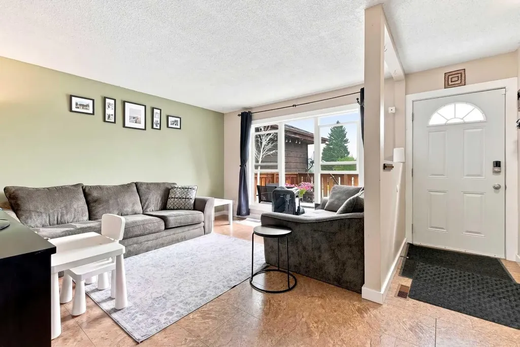 5753 53 Street Close Rocky Mountain House AB T4T 1M6