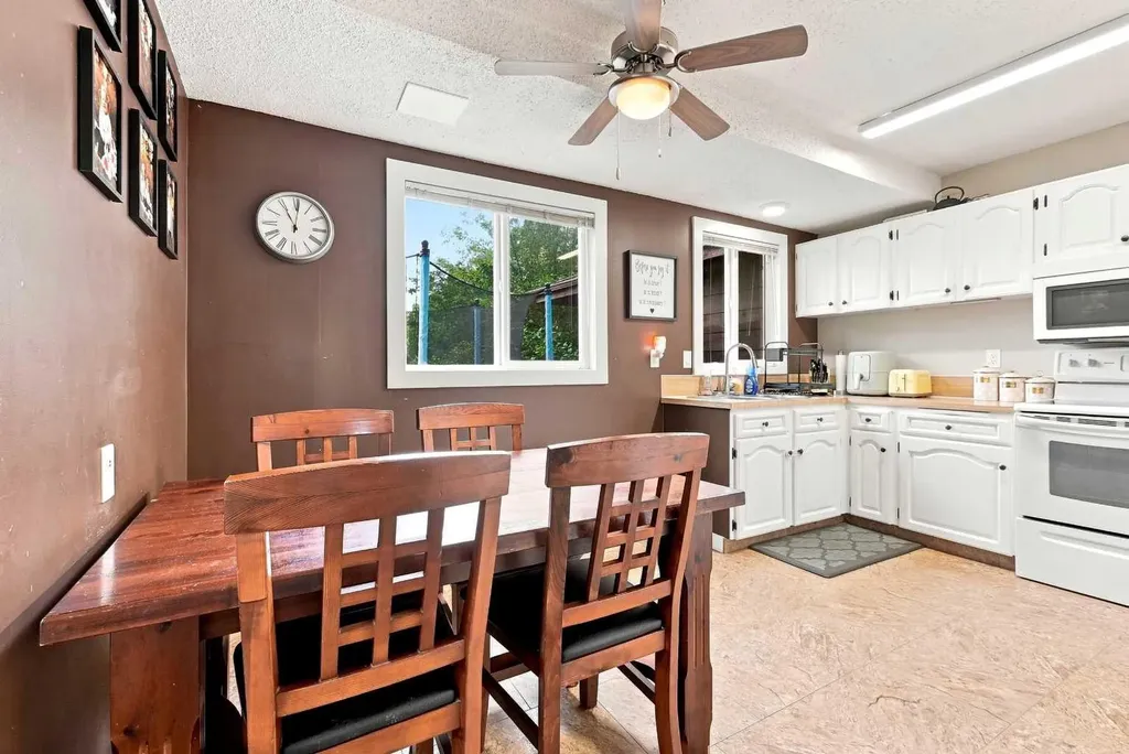 5753 53 Street Close Rocky Mountain House AB T4T 1M6