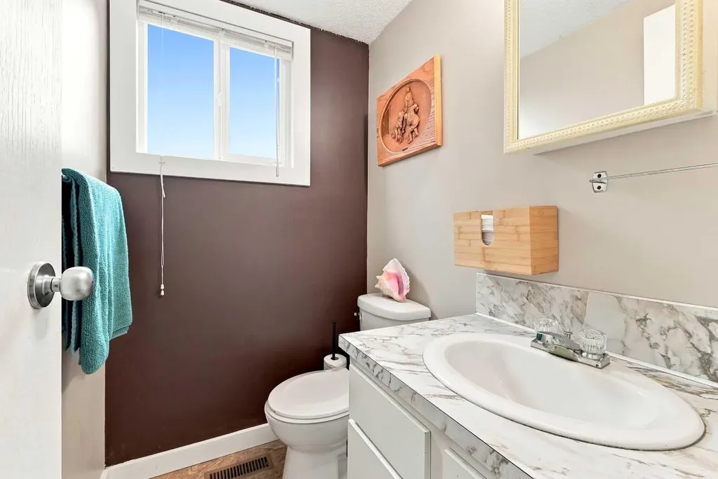 5753 53 Street Close Rocky Mountain House AB T4T 1M6