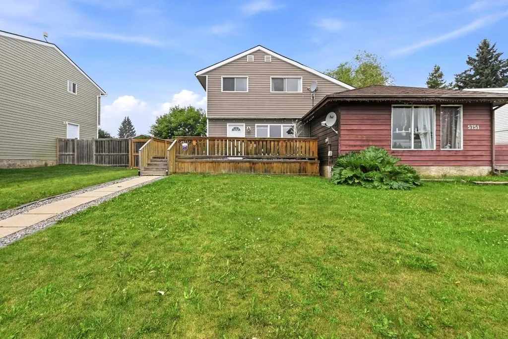 5753 53 Street Close Rocky Mountain House AB T4T 1M6