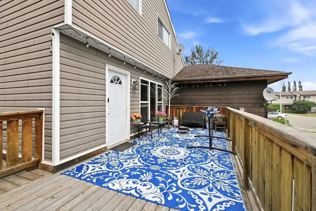 5753 53 Street Close Rocky Mountain House AB T4T 1M6