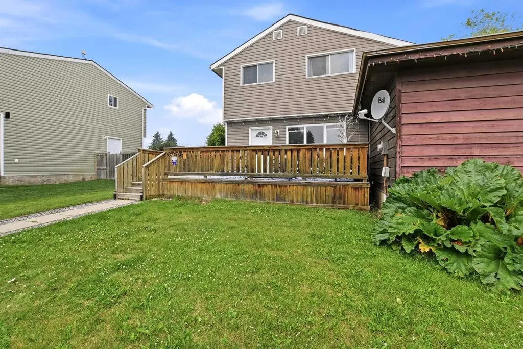 5753 53 Street Close Rocky Mountain House AB T4T 1M6
