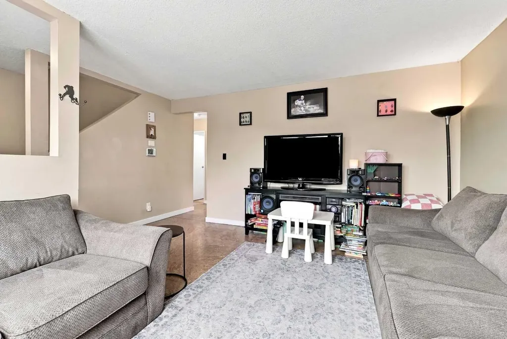 5753 53 Street Close Rocky Mountain House AB T4T 1M6