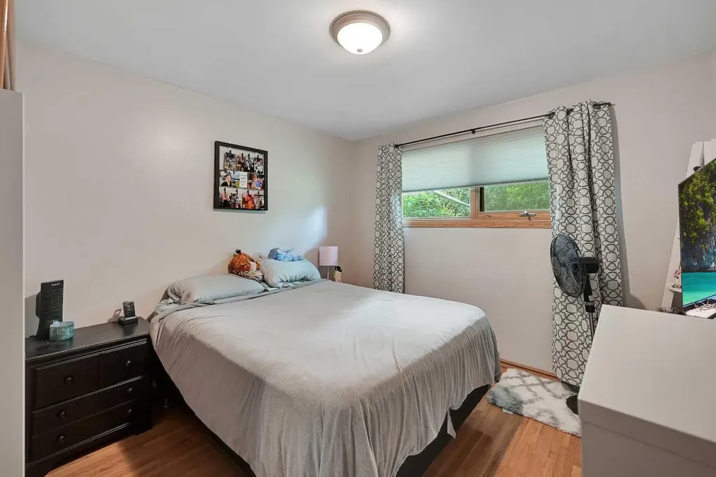 1415 Rosehill Drive NW Calgary AB T2K 1M3
