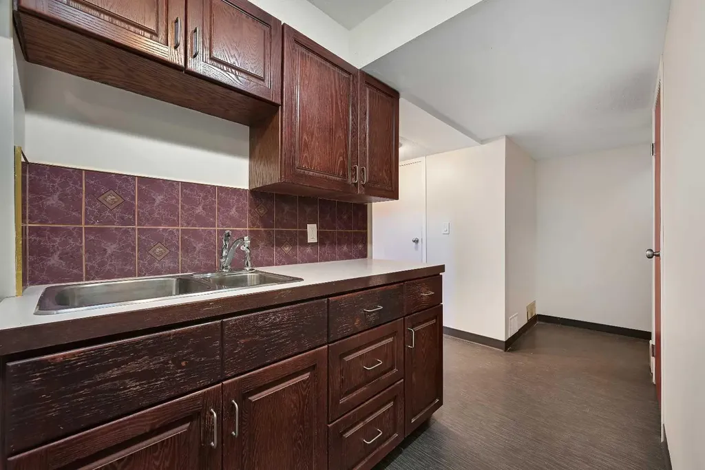 1415 Rosehill Drive NW Calgary AB T2K 1M3