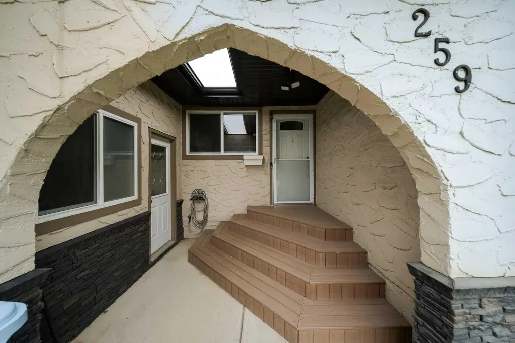 259 Wolverine Drive Fort Mcmurray AB T9H 4M3