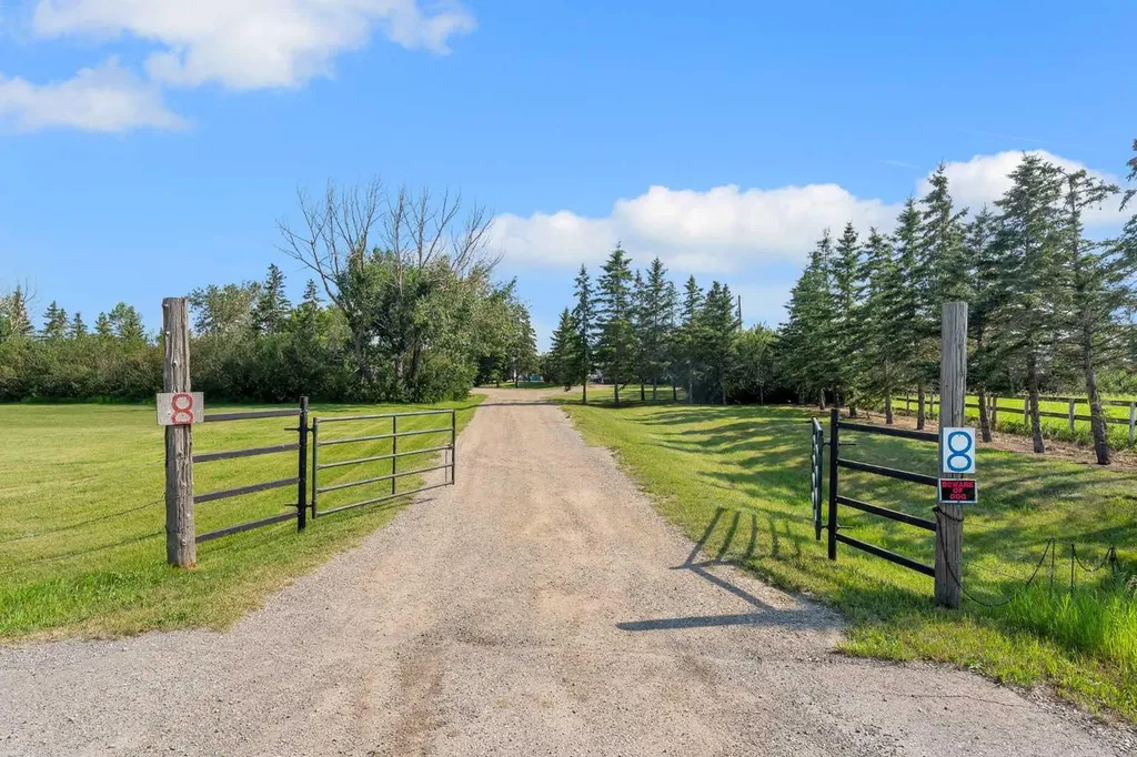 283055 Township Road 250 Rural Rocky View County AB T1Z0P6