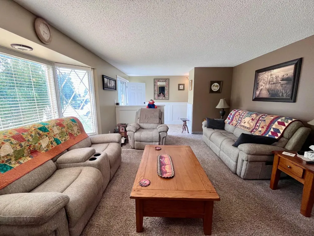 165 Mcpherson Drive Hinton AB T7V 1J9