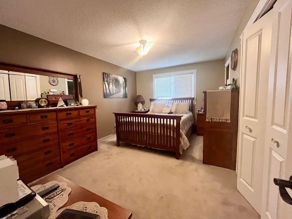 165 Mcpherson Drive Hinton AB T7V 1J9