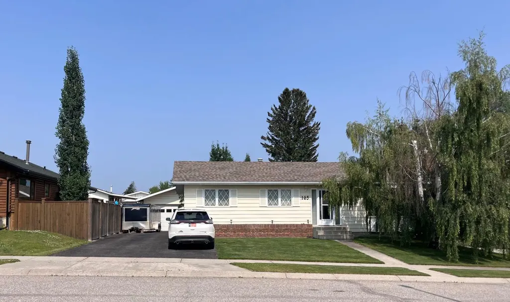 165 Mcpherson Drive Hinton AB T7V 1J9