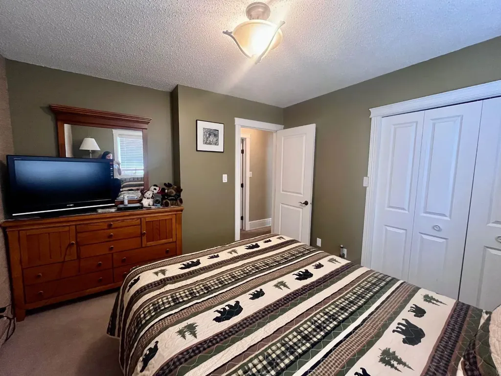 165 Mcpherson Drive Hinton AB T7V 1J9