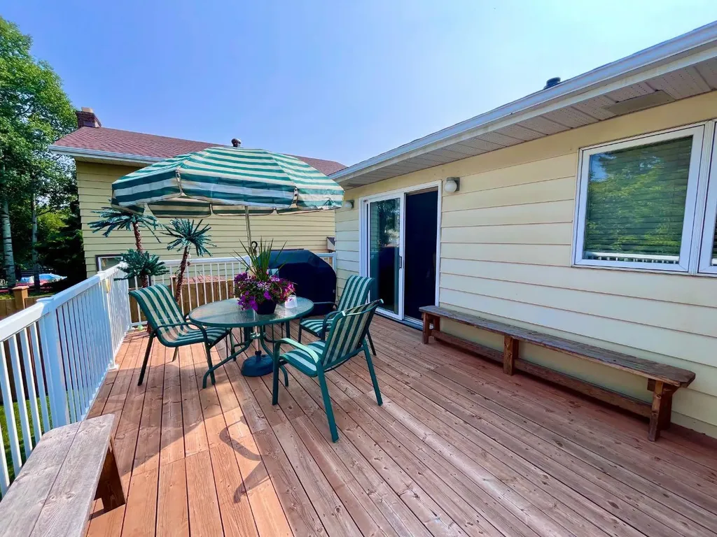 165 Mcpherson Drive Hinton AB T7V 1J9