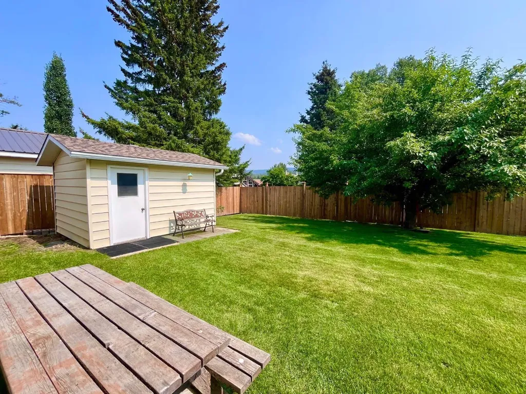 165 Mcpherson Drive Hinton AB T7V 1J9