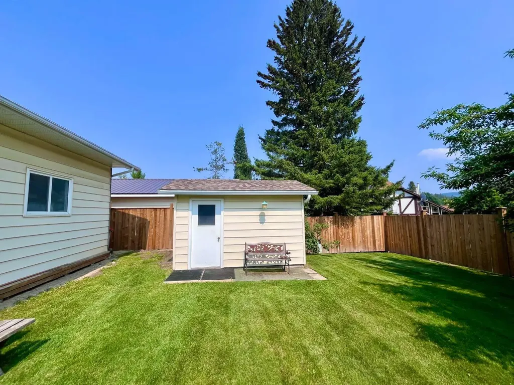 165 Mcpherson Drive Hinton AB T7V 1J9