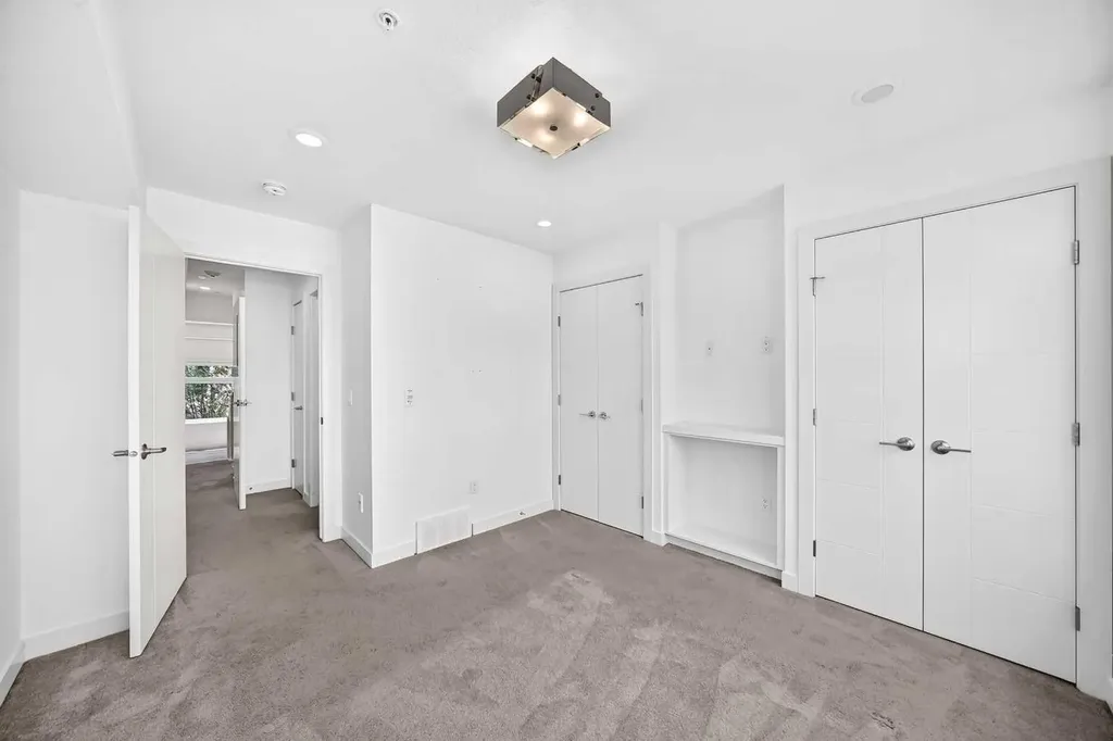 1632 20 Avenue NW Calgary AB T2M 1G8