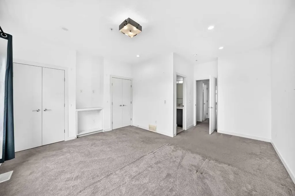 1632 20 Avenue NW Calgary AB T2M 1G8