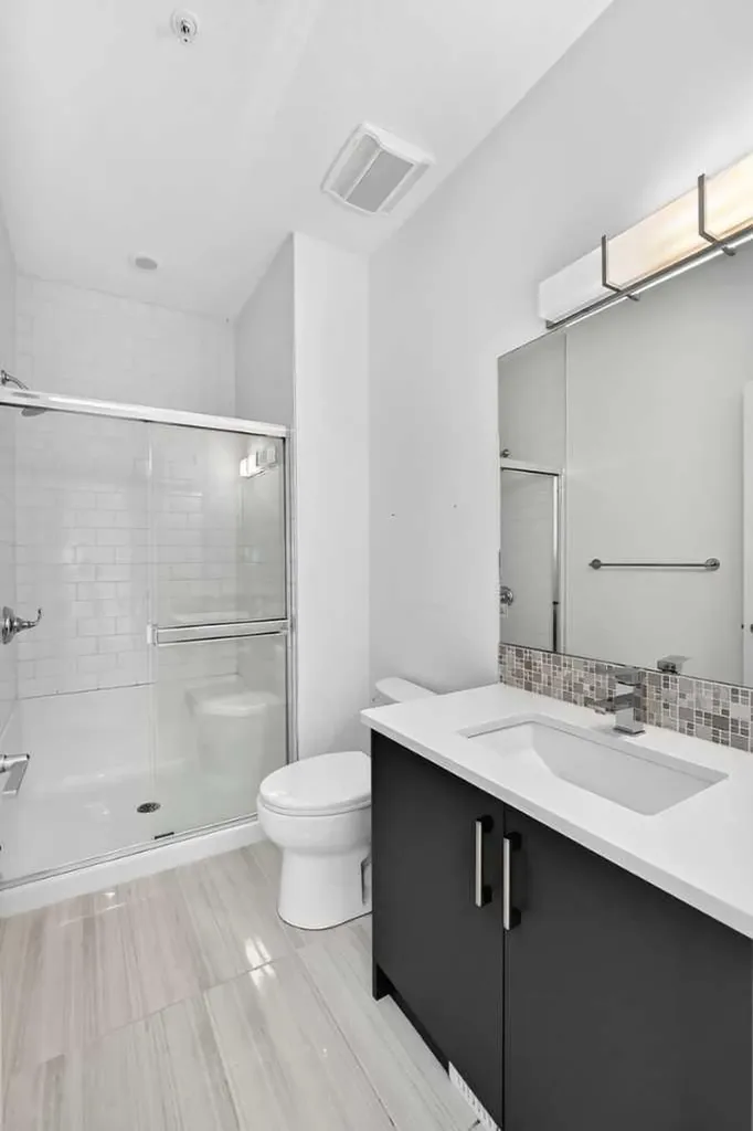 1632 20 Avenue NW Calgary AB T2M 1G8