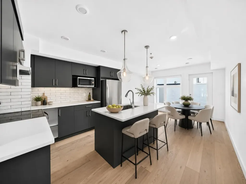 1632 20 Avenue NW Calgary AB T2M 1G8
