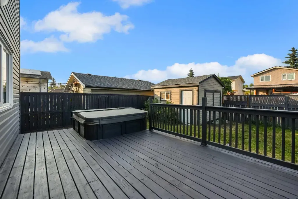 16 Abalone Crescent NE Calgary AB T2A 6Y7
