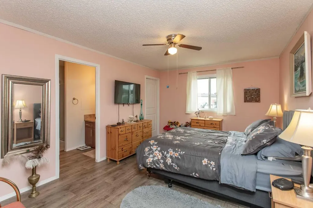 15 Mackenzie Ranch Way Lacombe AB T4L 0B4