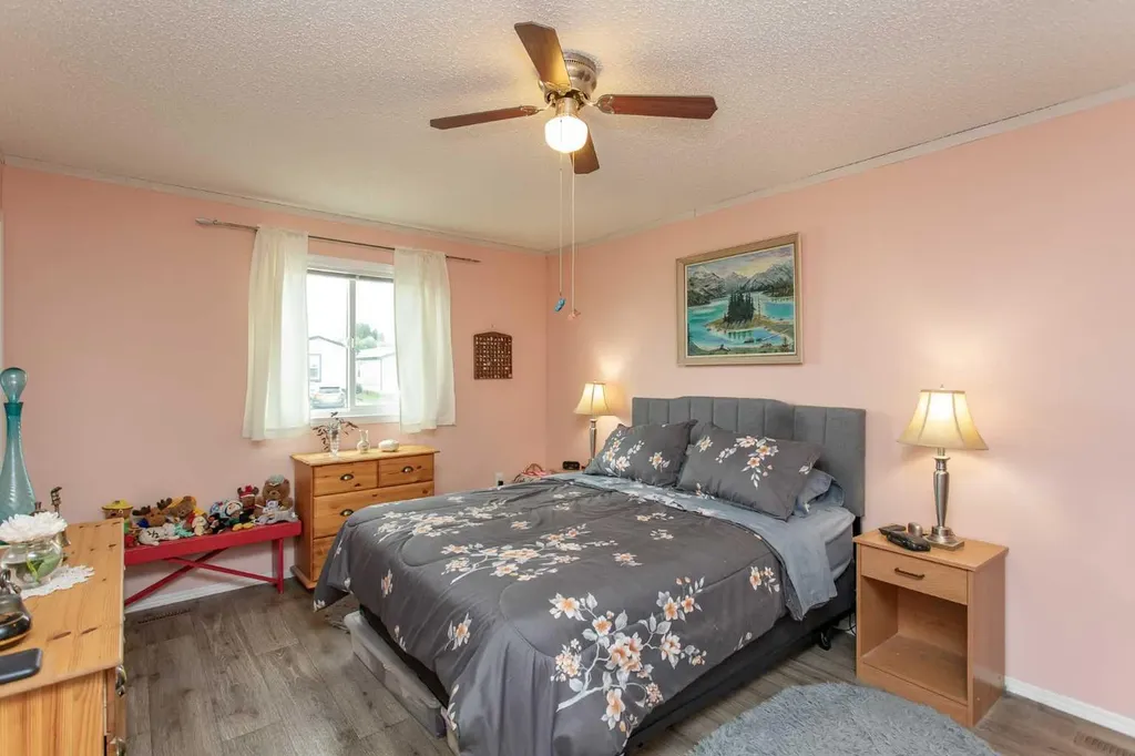 15 Mackenzie Ranch Way Lacombe AB T4L 0B4