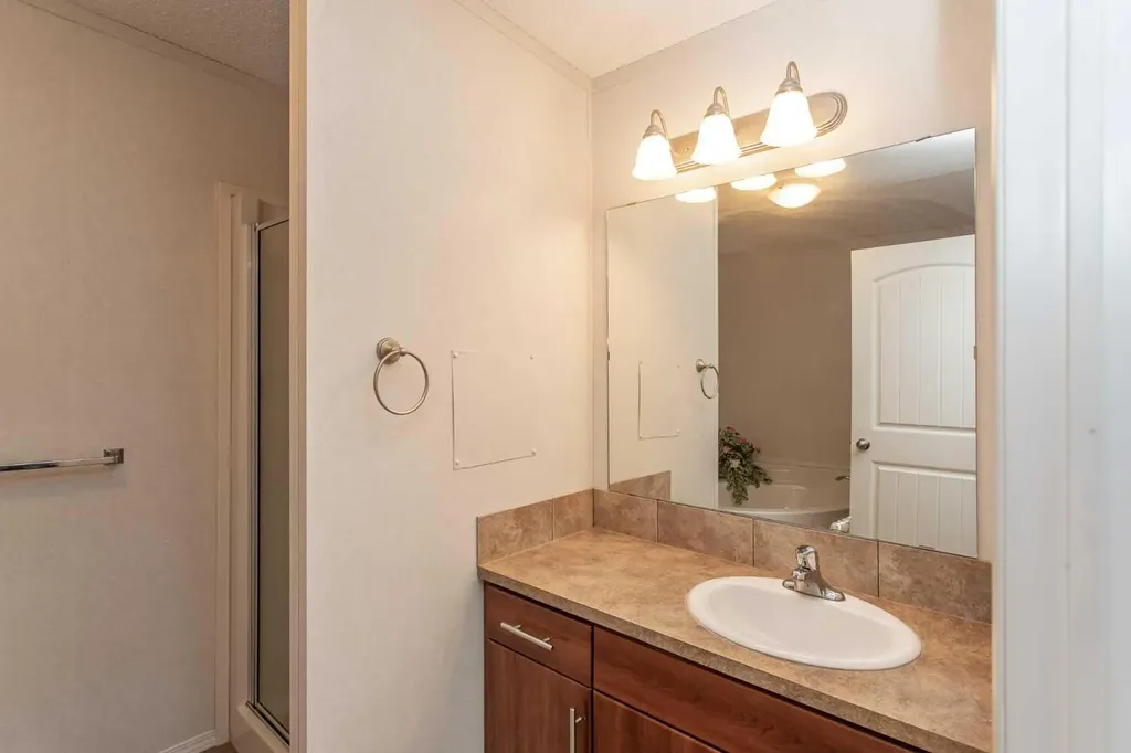 15 Mackenzie Ranch Way Lacombe AB T4L 0B4