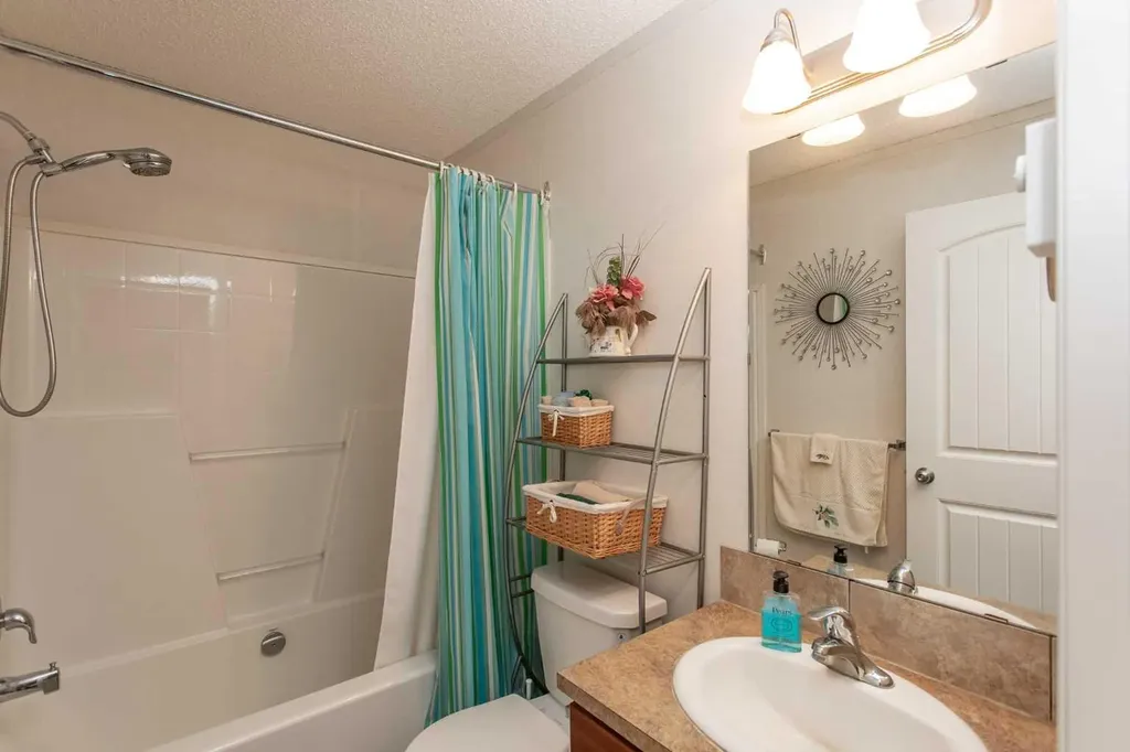 15 Mackenzie Ranch Way Lacombe AB T4L 0B4