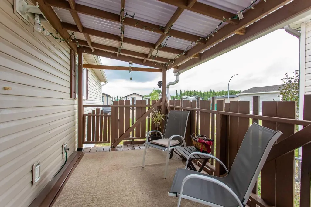 15 Mackenzie Ranch Way Lacombe AB T4L 0B4