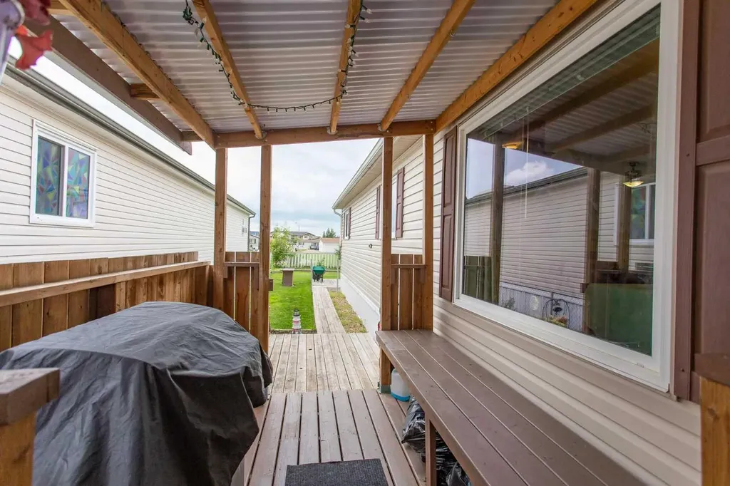 15 Mackenzie Ranch Way Lacombe AB T4L 0B4