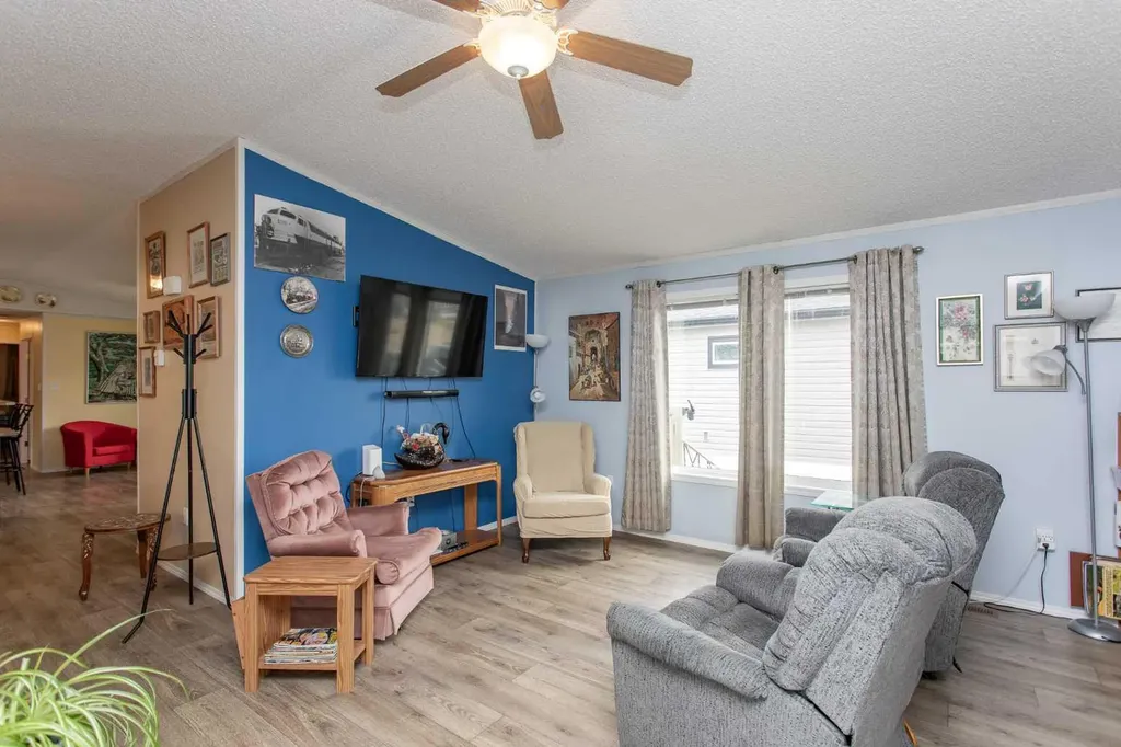 15 Mackenzie Ranch Way Lacombe AB T4L 0B4
