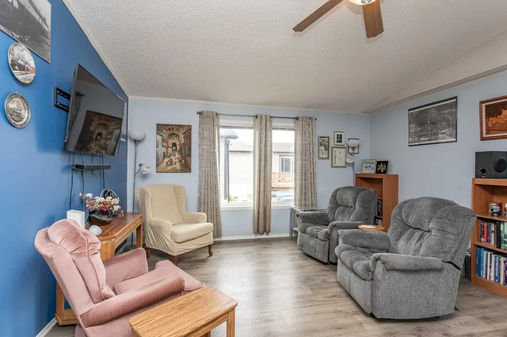 15 Mackenzie Ranch Way Lacombe AB T4L 0B4