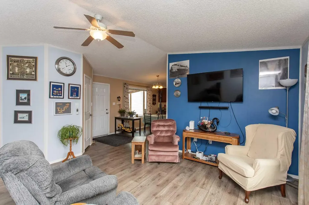 15 Mackenzie Ranch Way Lacombe AB T4L 0B4
