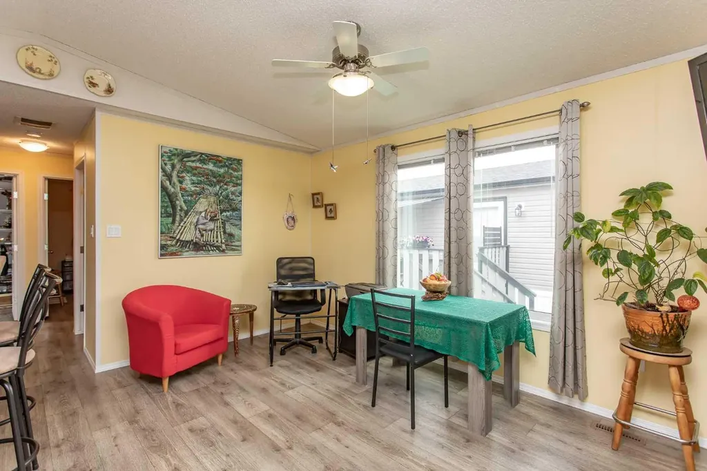 15 Mackenzie Ranch Way Lacombe AB T4L 0B4