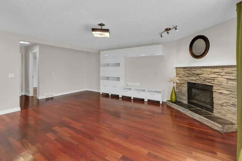 270 Arbour Ridge Park NW Calgary AB T3G 4C4