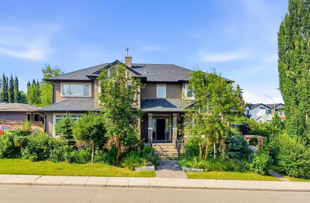 2245 25 Street SW Calgary AB T3E 1X3