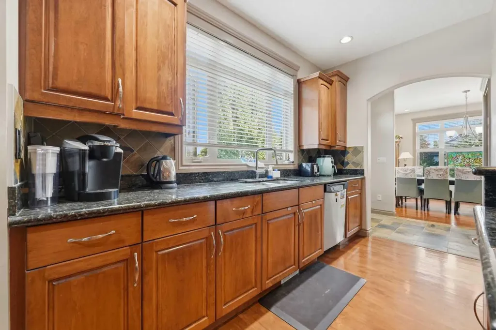 2245 25 Street SW Calgary AB T3E 1X3