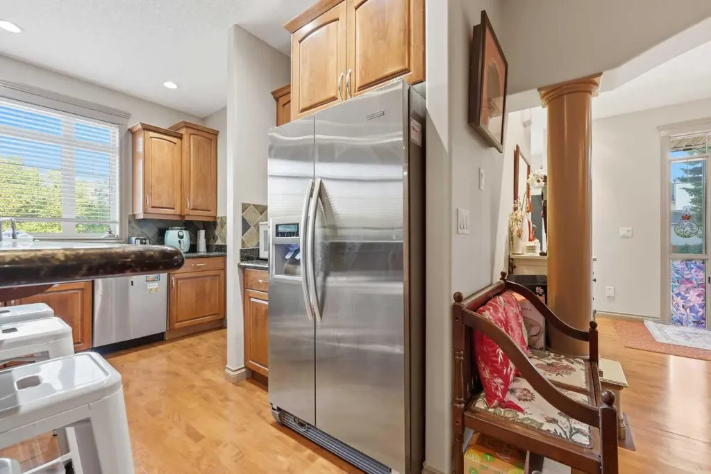 2245 25 Street SW Calgary AB T3E 1X3