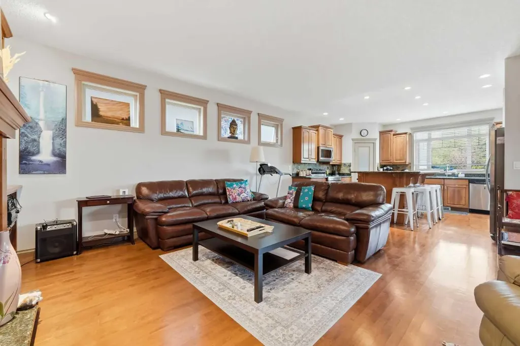 2245 25 Street SW Calgary AB T3E 1X3