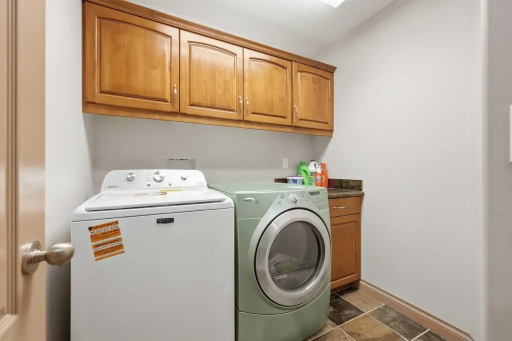 2245 25 Street SW Calgary AB T3E 1X3