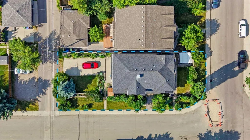 2245 25 Street SW Calgary AB T3E 1X3