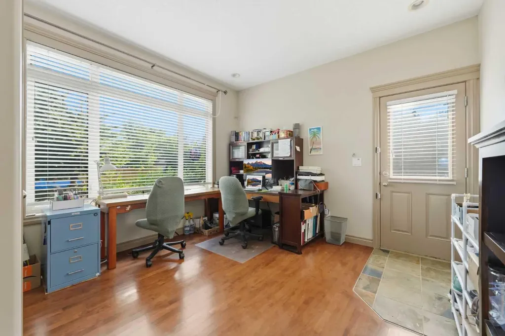 2245 25 Street SW Calgary AB T3E 1X3