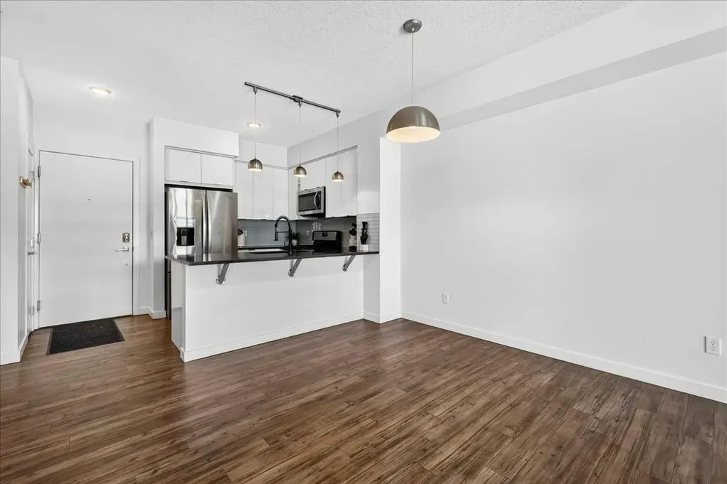 120 18 Avenue SW Calgary AB T2S 3H5