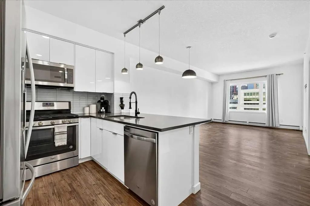 120 18 Avenue SW Calgary AB T2S 3H5