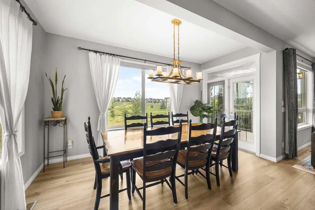 208 Panton Road NW Calgary AB T3K 0X7