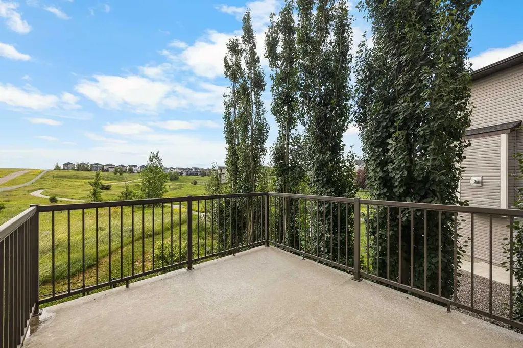 208 Panton Road NW Calgary AB T3K 0X7