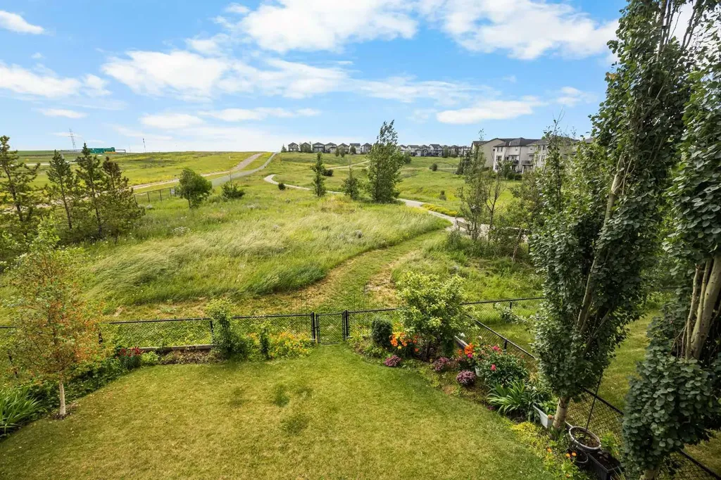 208 Panton Road NW Calgary AB T3K 0X7