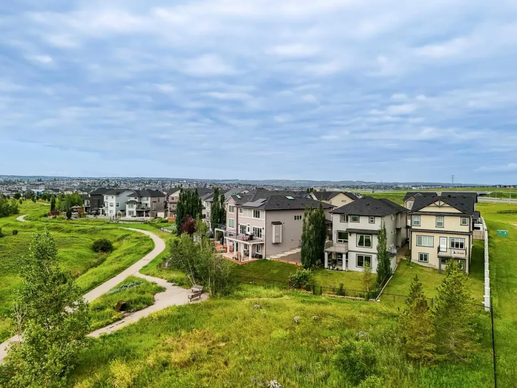 208 Panton Road NW Calgary AB T3K 0X7