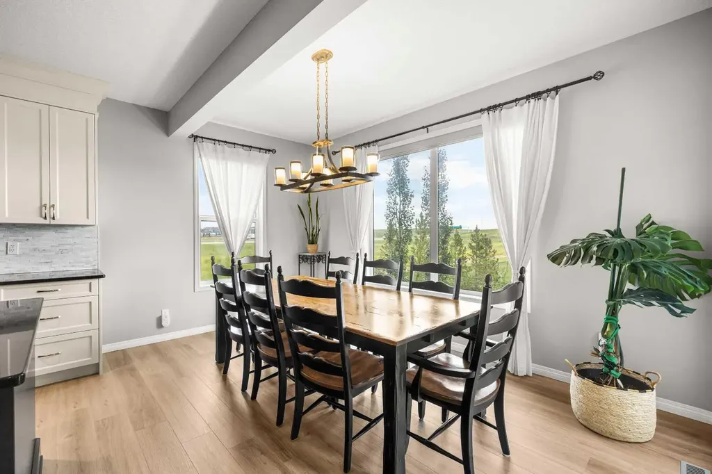 208 Panton Road NW Calgary AB T3K 0X7